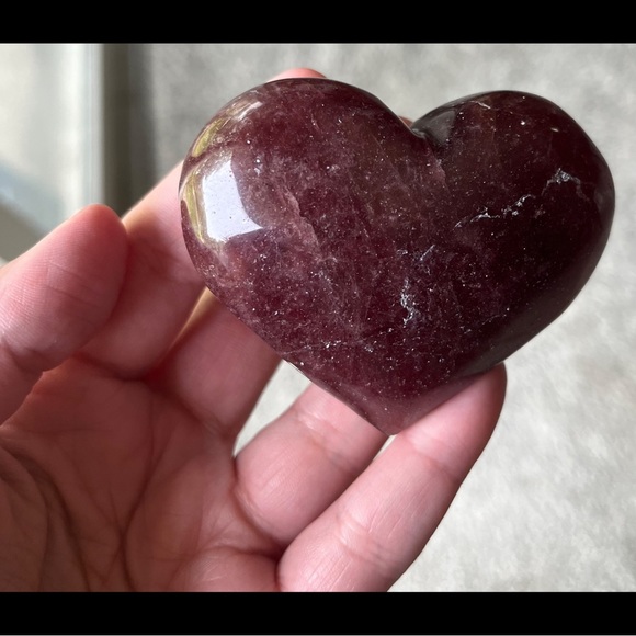 Tanzberry Quartz Polished Heart Carving - Picture 5 of 15